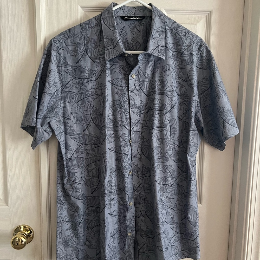 Travis Mathew Gray Casual Button Down Shirt with Floral Pattern Size Large